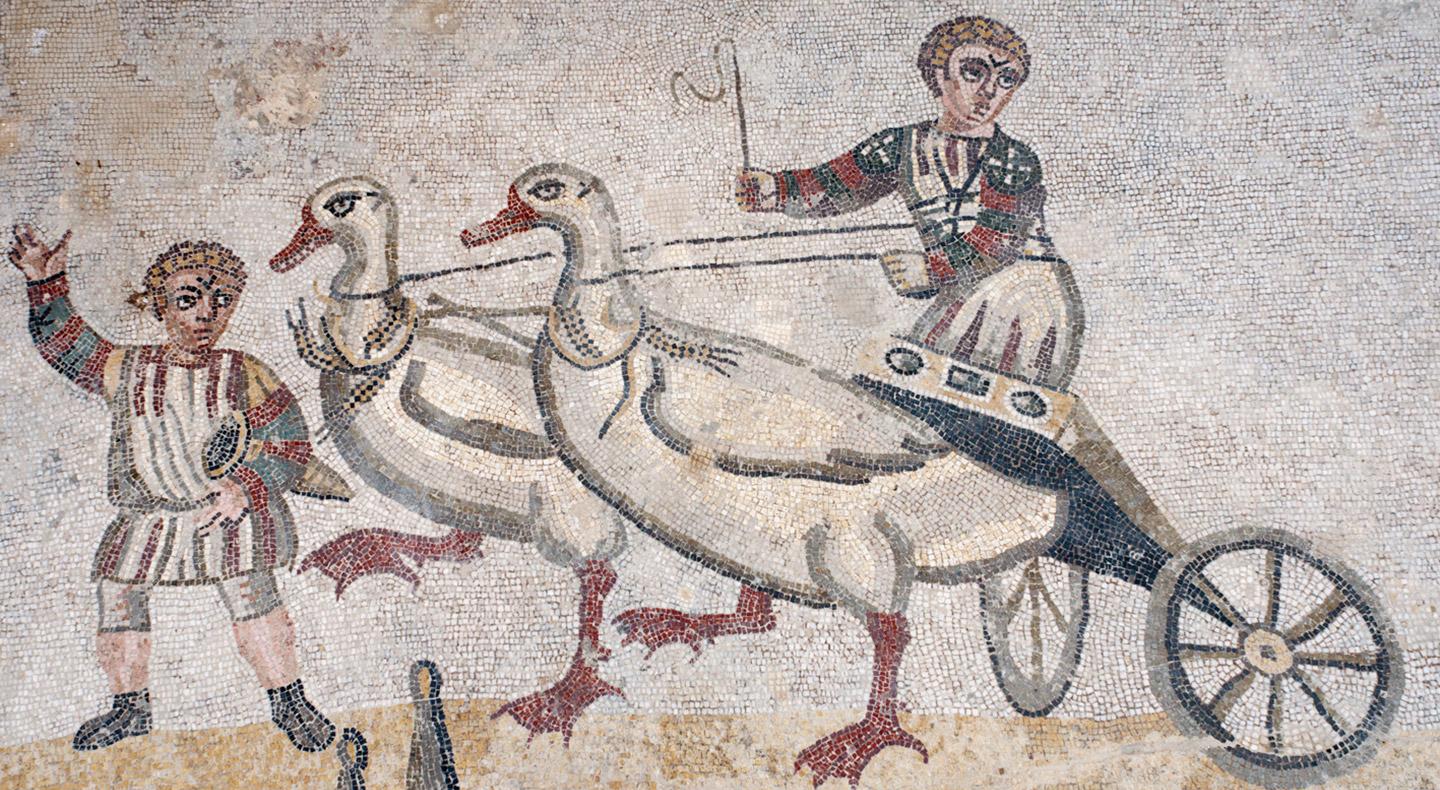 Figura musiva a Villa Romana del Casale. Foto Maria Aloisi.