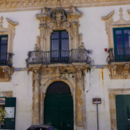 Dettaglio della facciata del palazzo